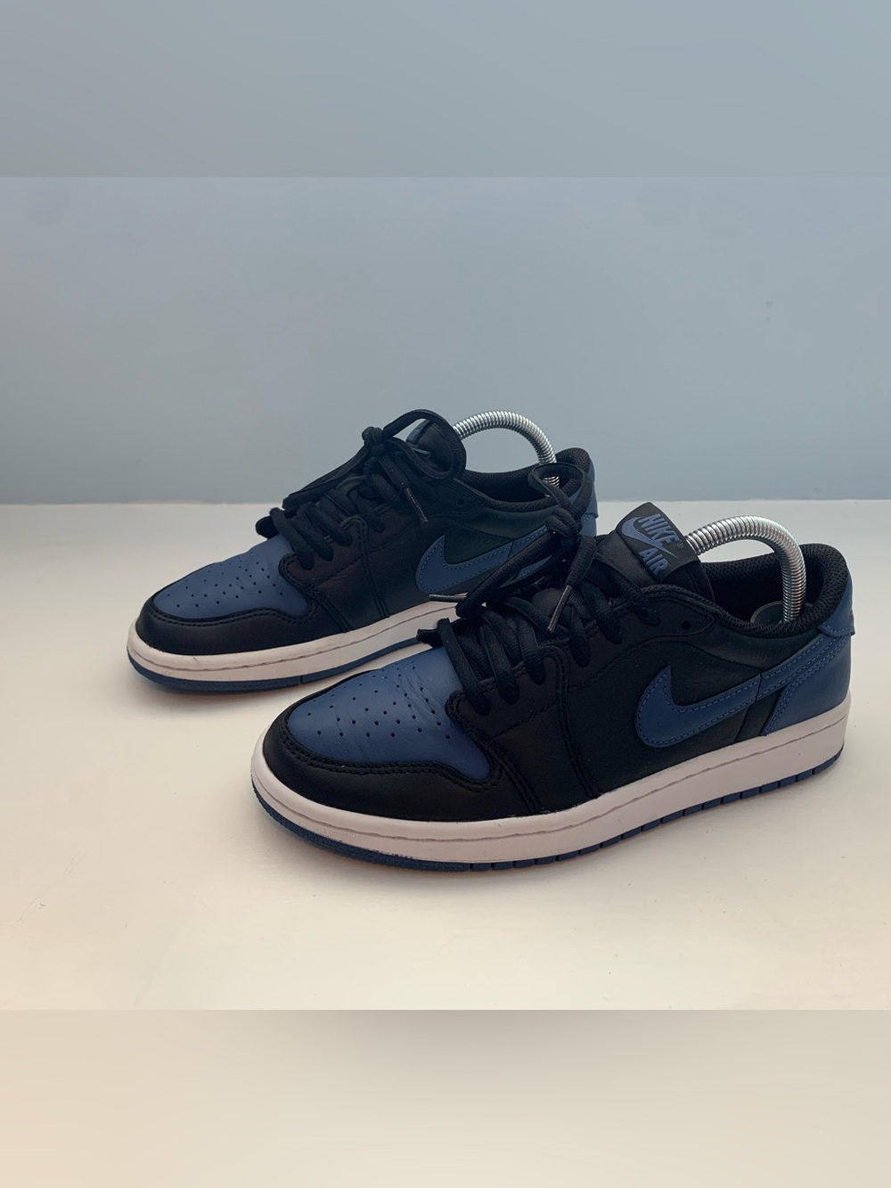 Nike Air Jordan 1 Low OG in the "Mystic Navy" colorway - Picture 1 of 9